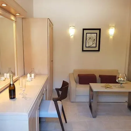 Апарт-отель Arginonta Beach Apartments 3*